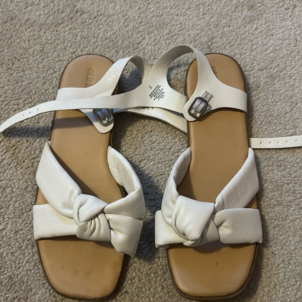 New white old navy sandals girls size 4